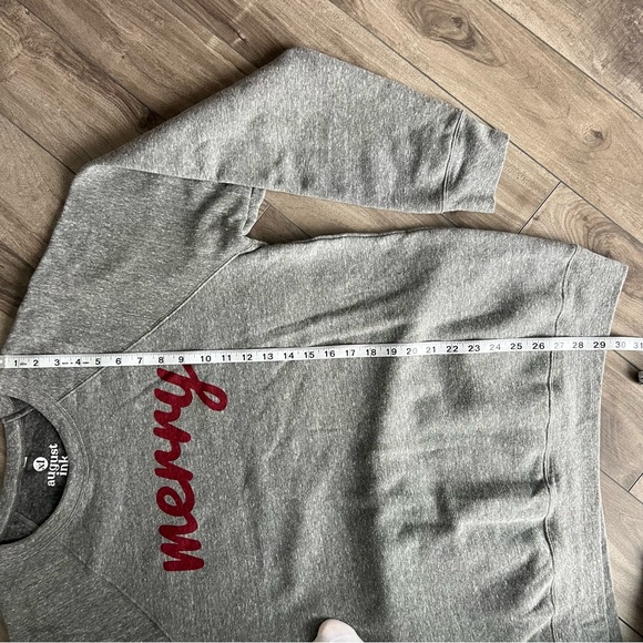 “Merry” Sweatshirt - Size XL - Picture 5 of 5